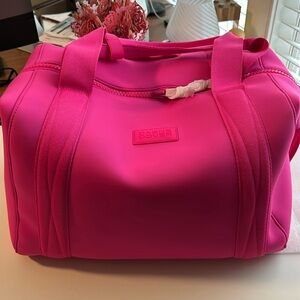 NWT Dagne Dover Large Landon in hottest pink